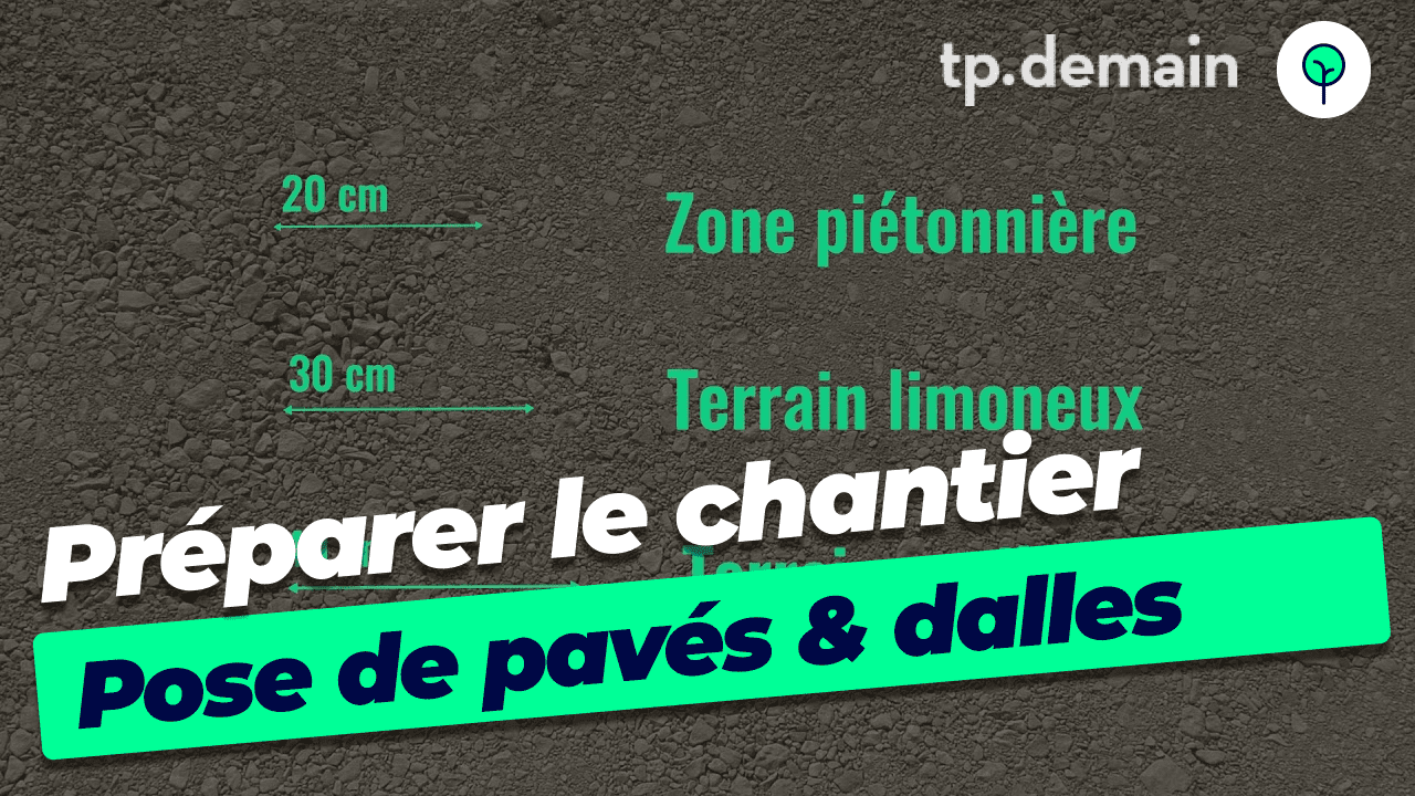 Technicien appliquant des techniques et astuces de pose de pavés, concentré sur l’alignement précis des pavés, image illustrative pour la vidéo tutorielle